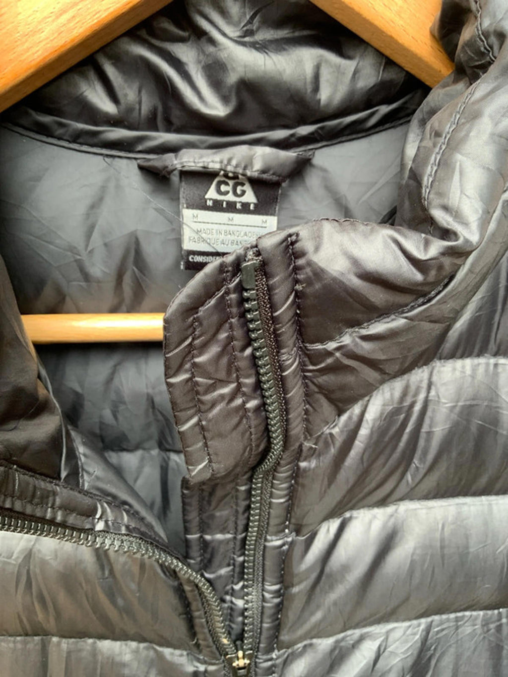 Nike acg down gilet medium