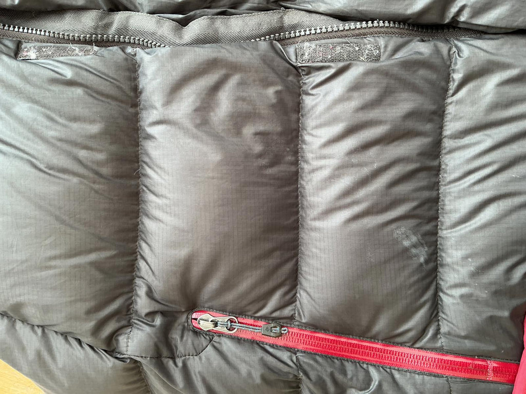 Columbia Men's Puffer Vest in Red and Gray, Size L