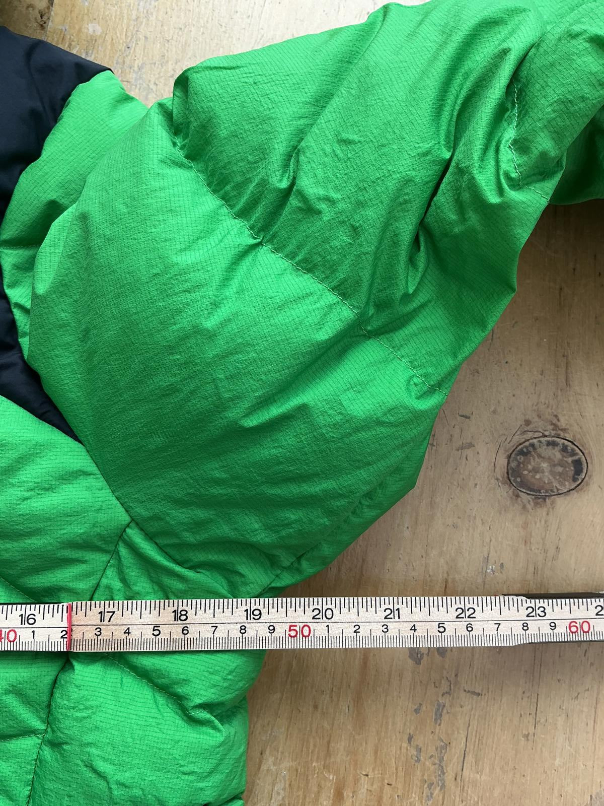 The North Womens Large Face Green and Black Hooded Puffer Jacket