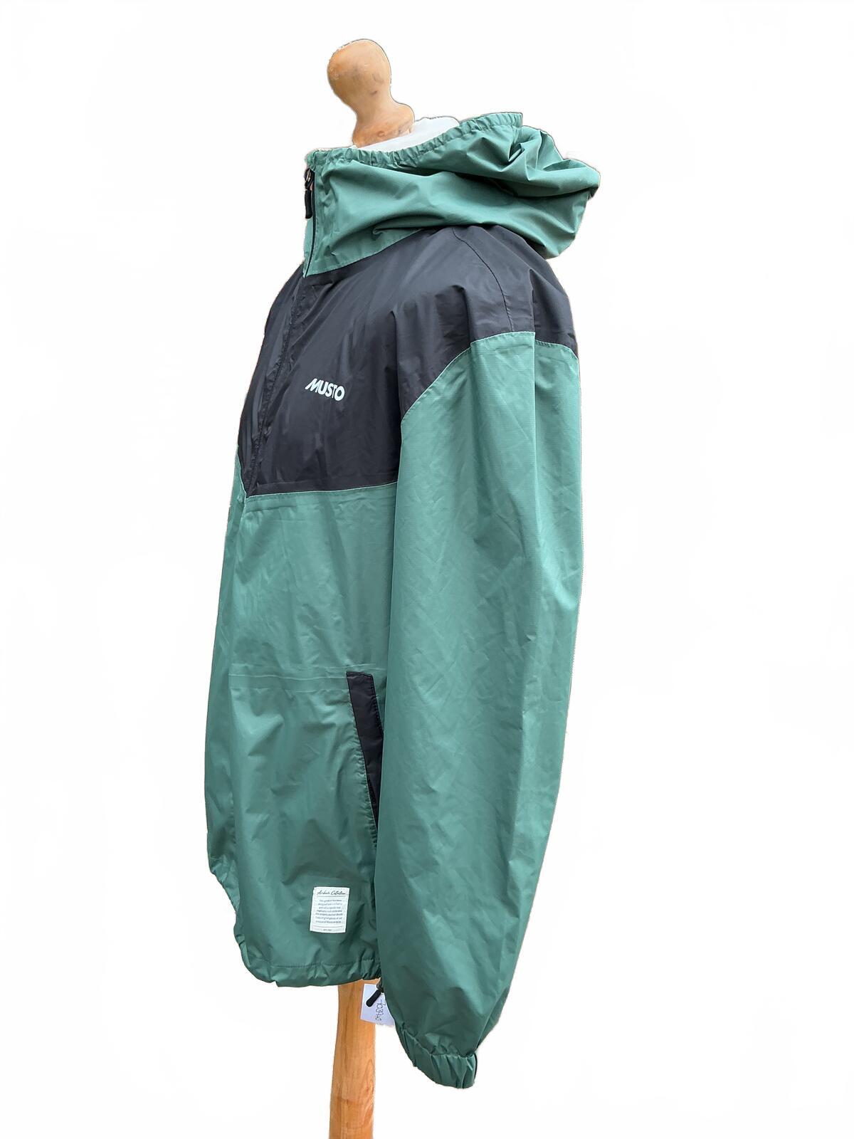 Musto Lightweight Waterproof Hooded Jacket Size Regular 2xl Green Black