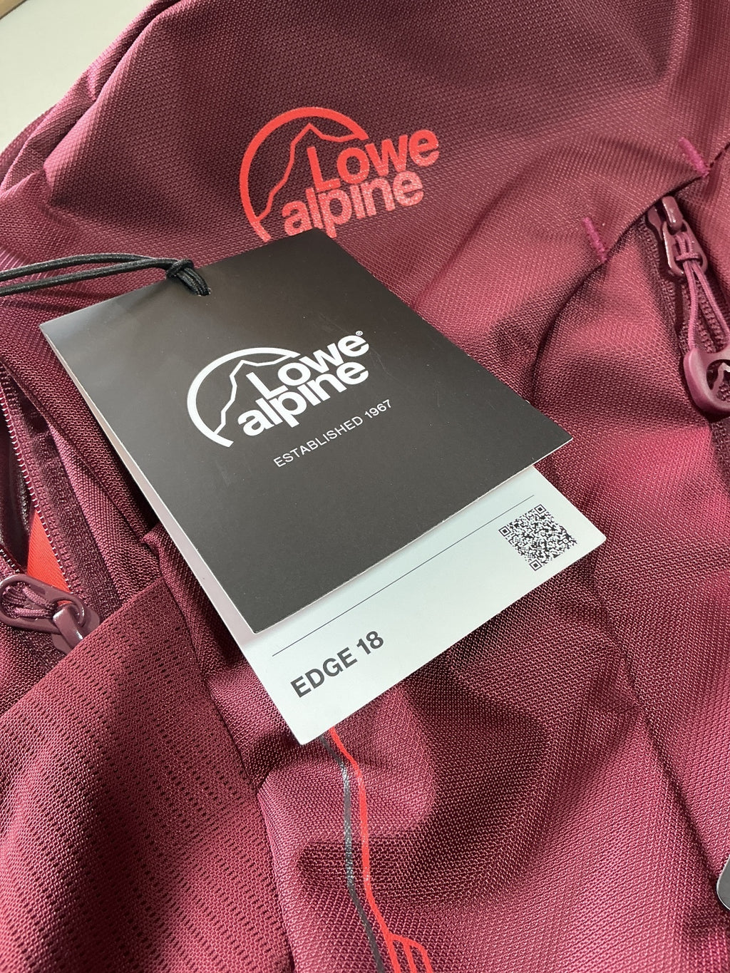 *NEW* Lowe Alpine Edge 18 Burgundy Hiking Backpack Rucksack 18L