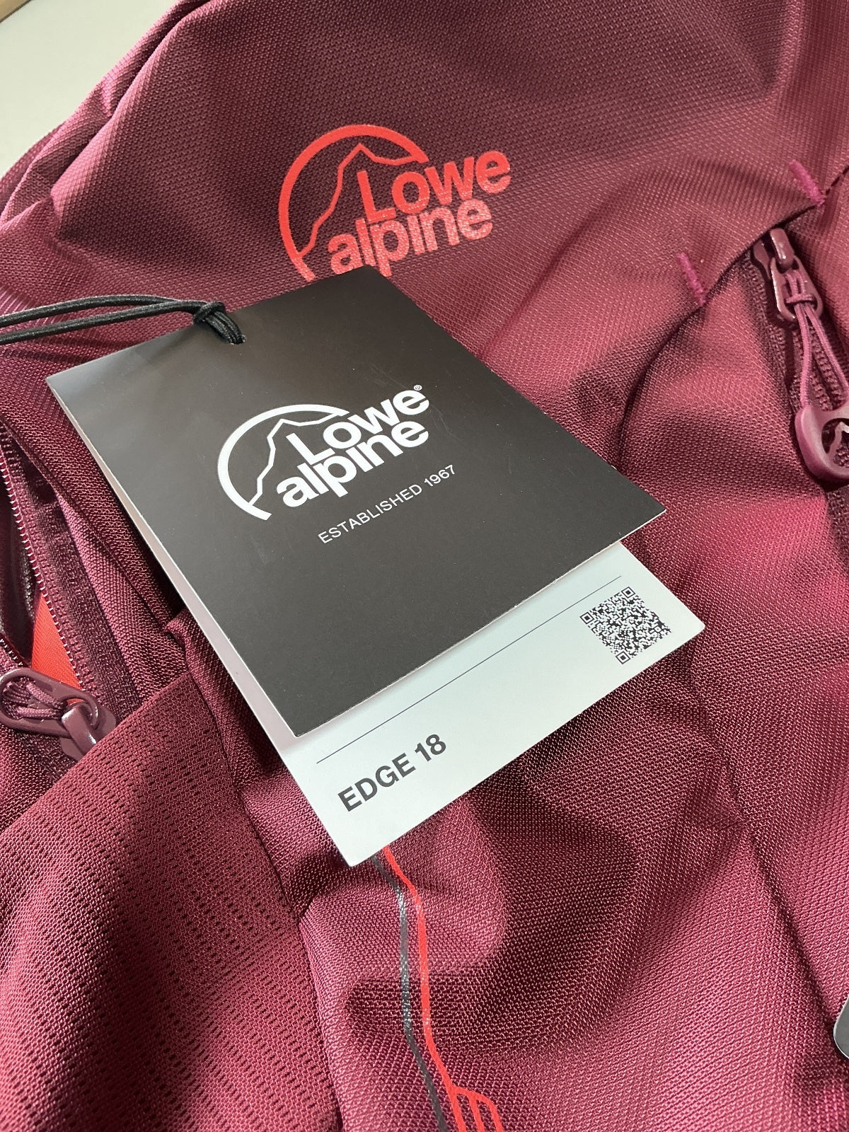 *NEW* Lowe Alpine Edge 18 Burgundy Hiking Backpack Rucksack 18L
