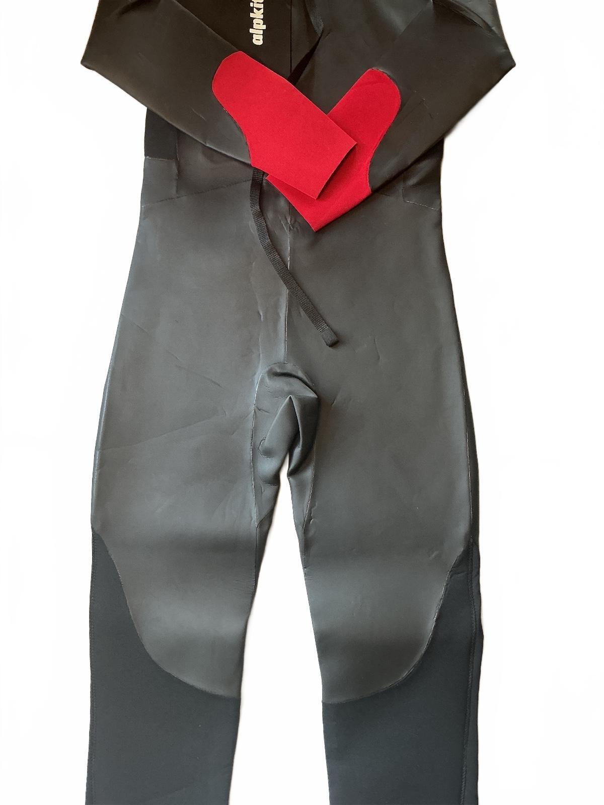 Alpkit LOTIC Wetsuit Size 5’8-6’2 65-75kg Black and Red