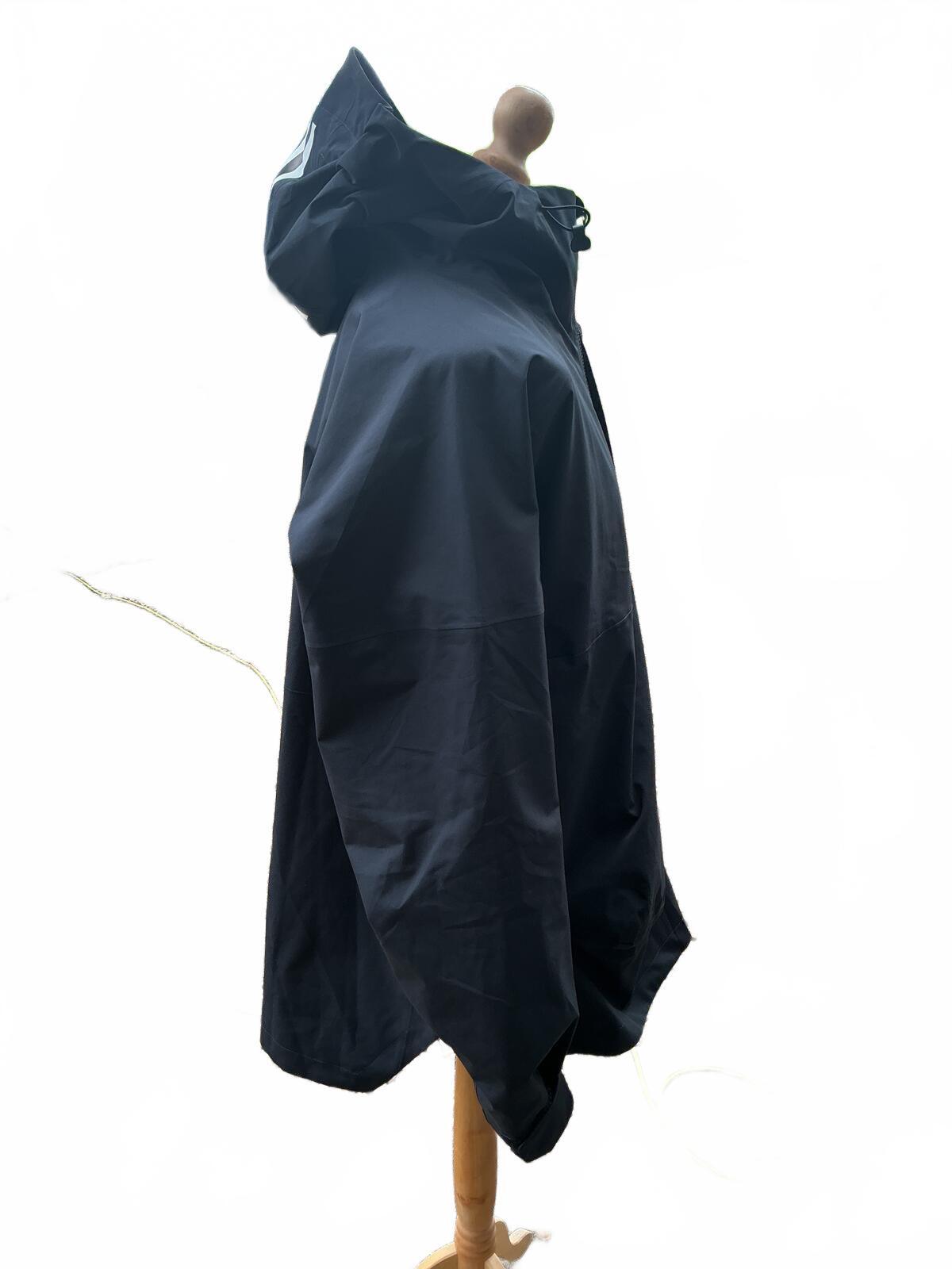 Adidas Terrex Black 2L Waterproof Hooded Jacket Size Regular XL Outdoor Coat