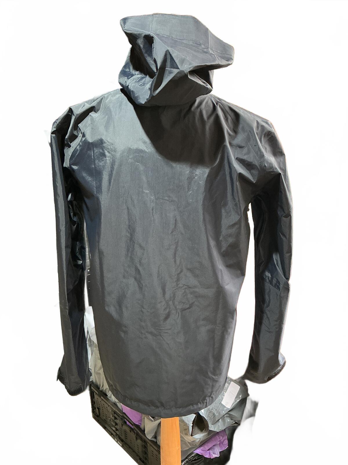 *New* Patagonia Torrentshell Black Lightweight Waterproof Jacket Size Small