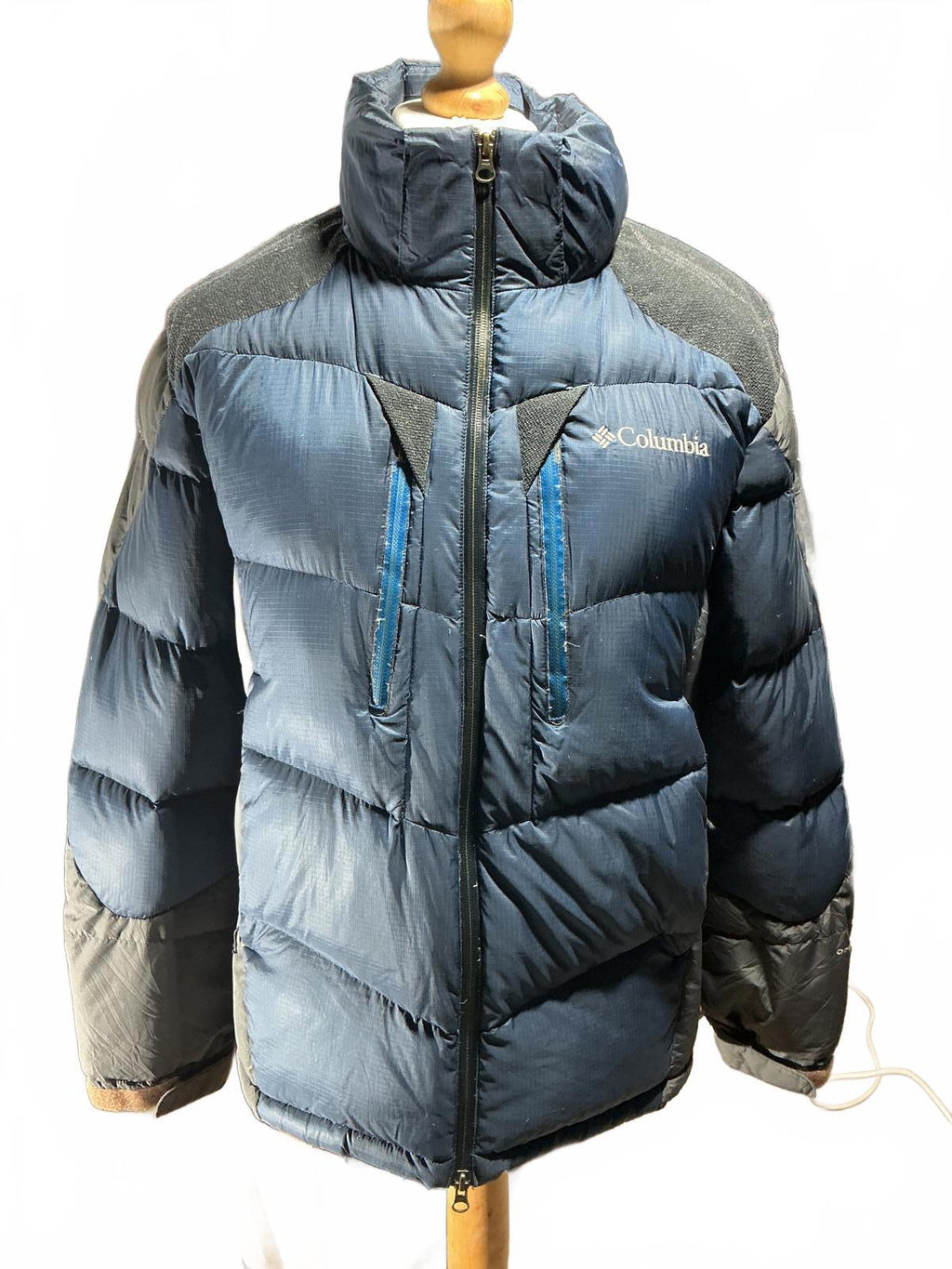 Columbia Men's Blue and Grey Puffer Jacket Medium