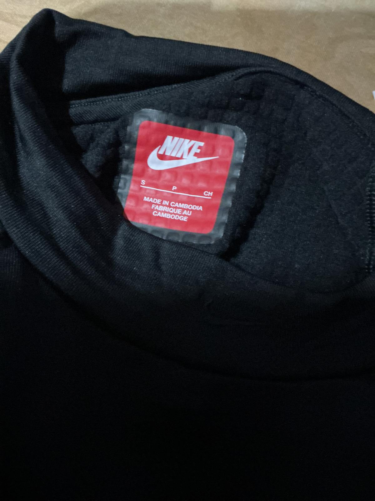 Nike Tech Long Sleeve Insulated Baslayer Top Size Small