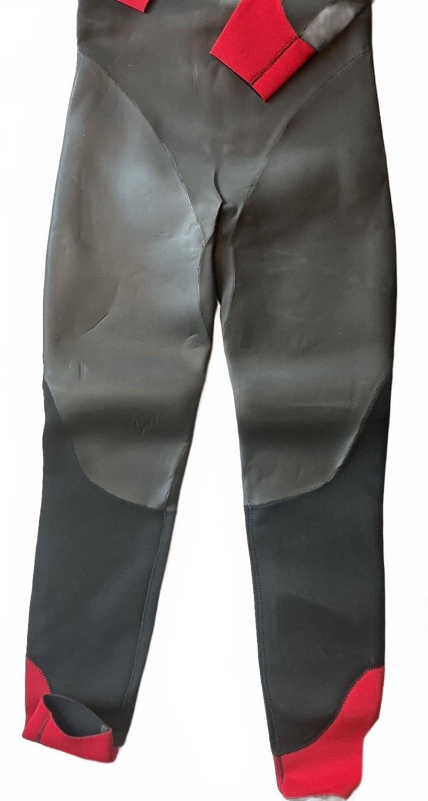 Alpkit LOTIC Wetsuit Size 5’8-6’2 65-75kg Black and Red
