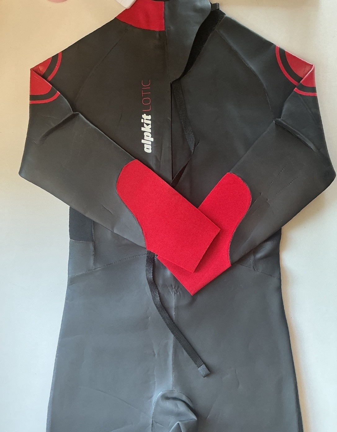 Alpkit LOTIC Wetsuit Size 5’8-6’2 65-75kg Black and Red