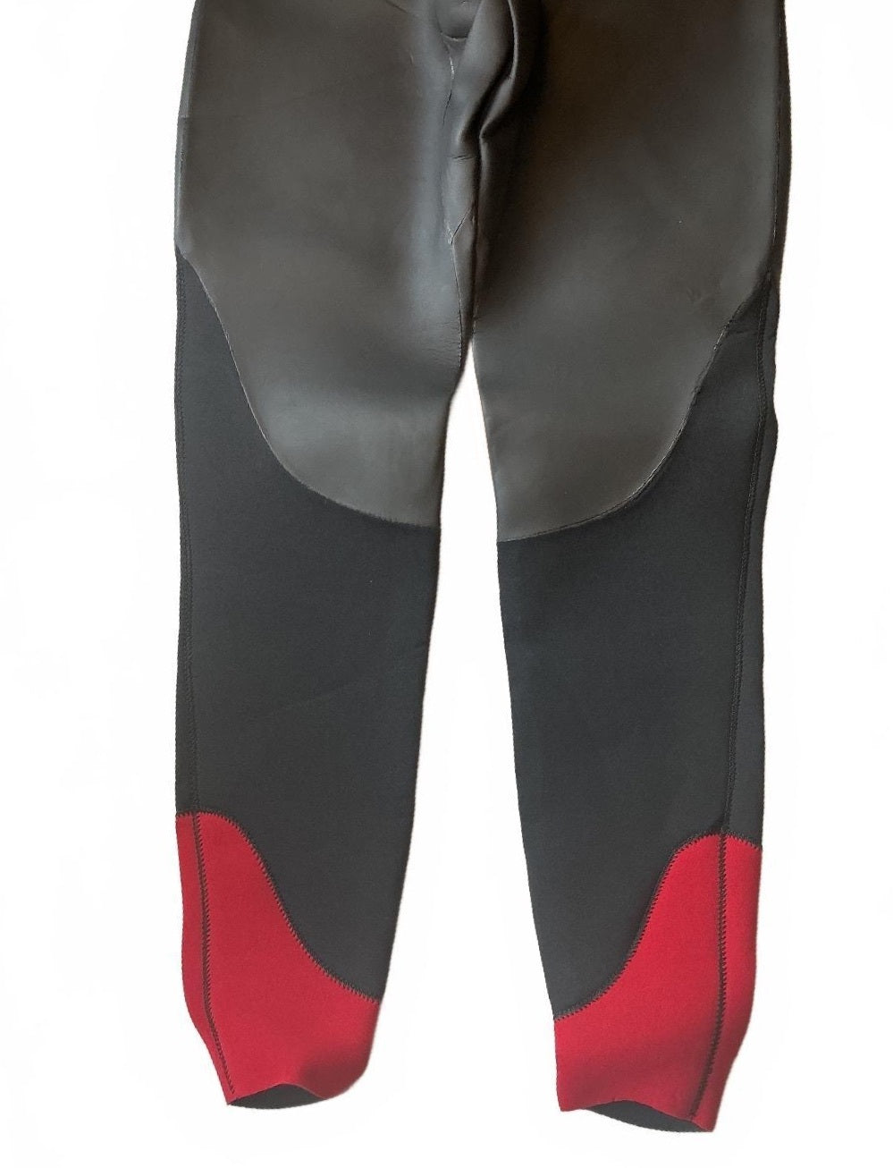 Alpkit LOTIC Wetsuit Size 5’8-6’2 65-75kg Black and Red